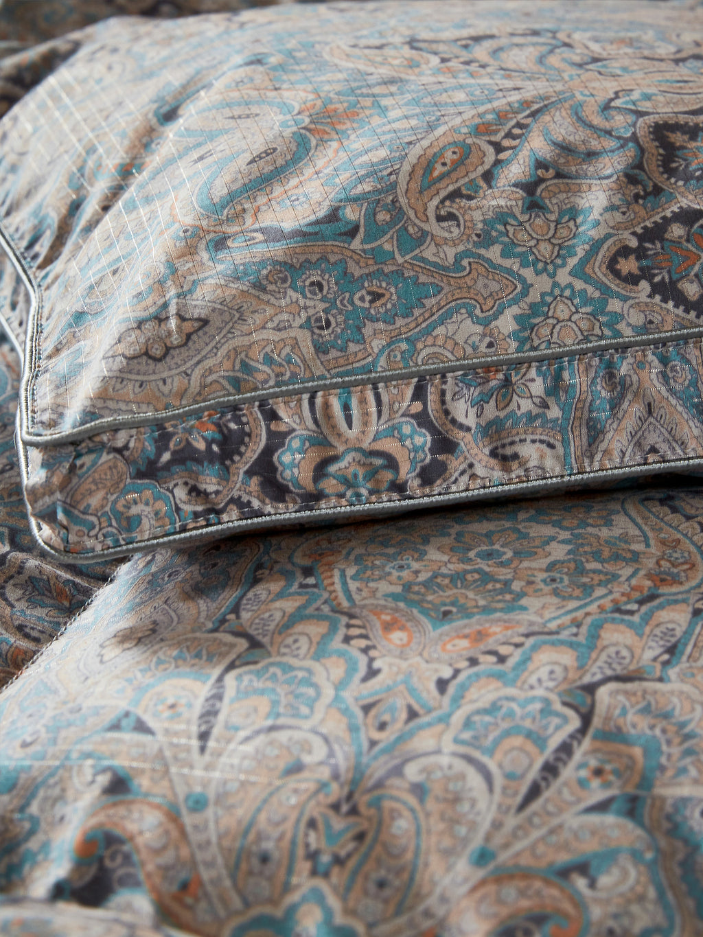 Box Stitch Jacobean Paisley