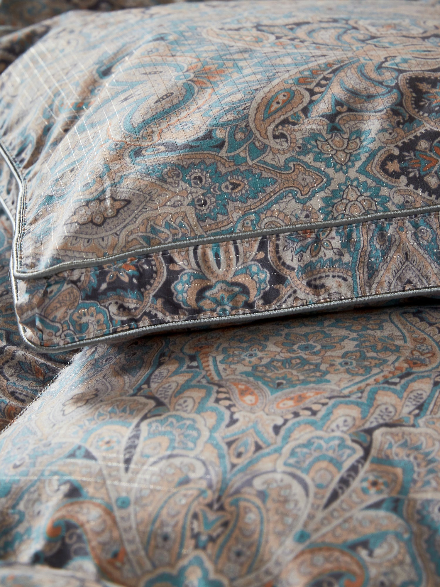 Box Stitch Jacobean Paisley